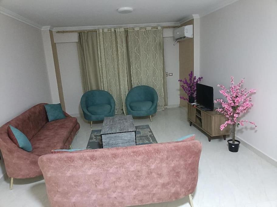 مدينة الواحة كمبوند كايرو تاون Apartment *